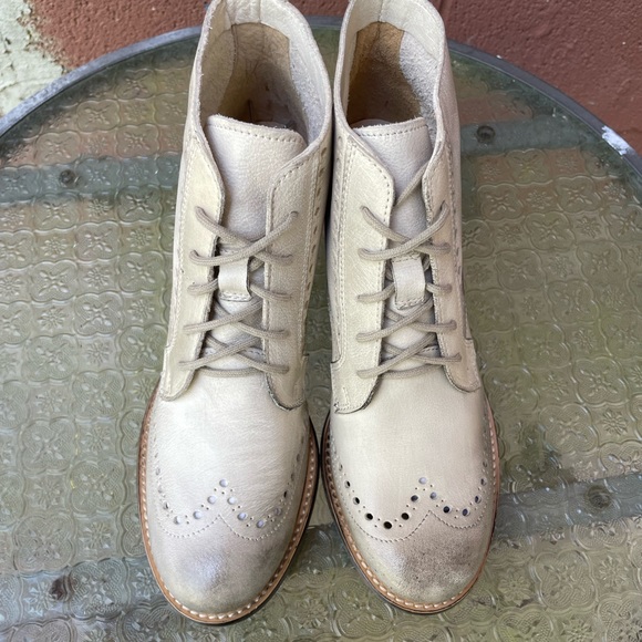 New Donald J Pliner DMSX Prep WD White Wash Distressed Lace Up Booties size 8 - Picture 8 of 15